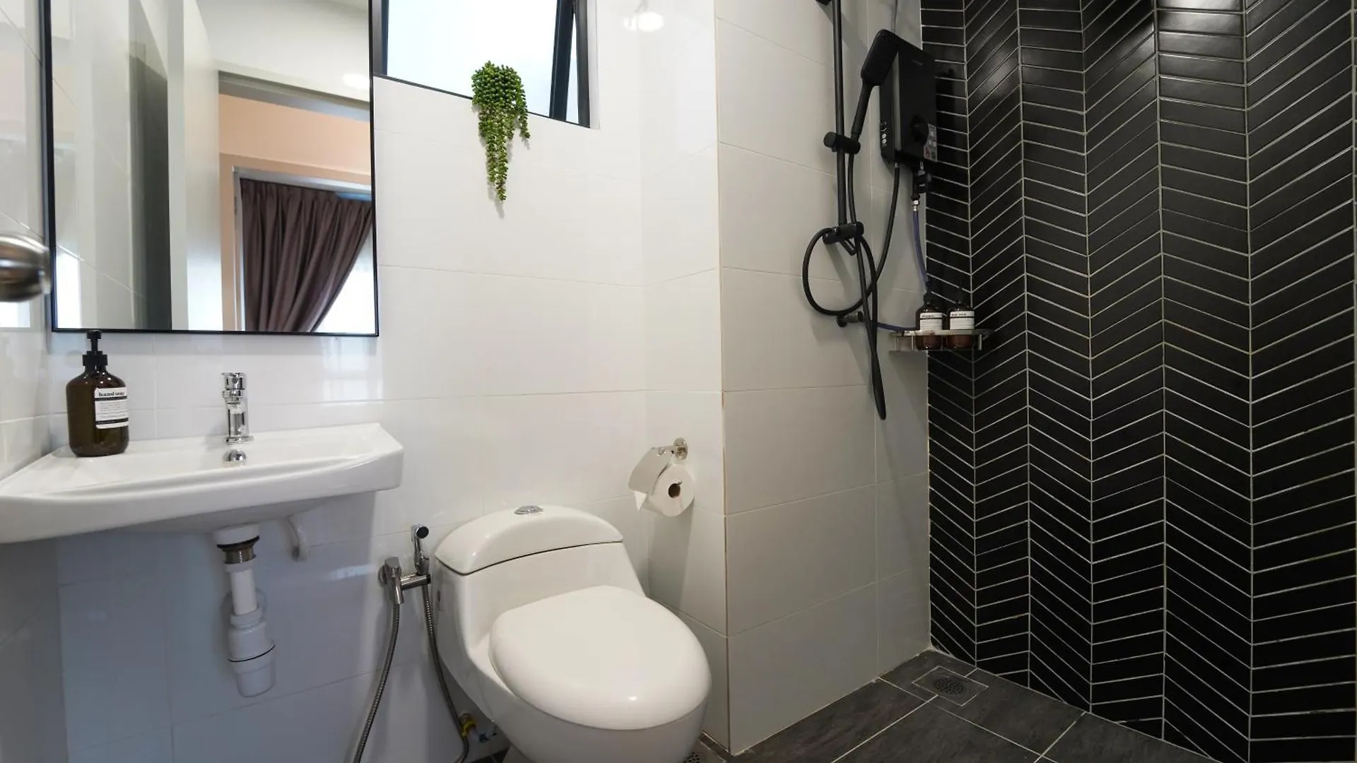 Tropical Bali At Horizon Ipoh 8Pax 2Carpark Apartment 0*,  Malaysia